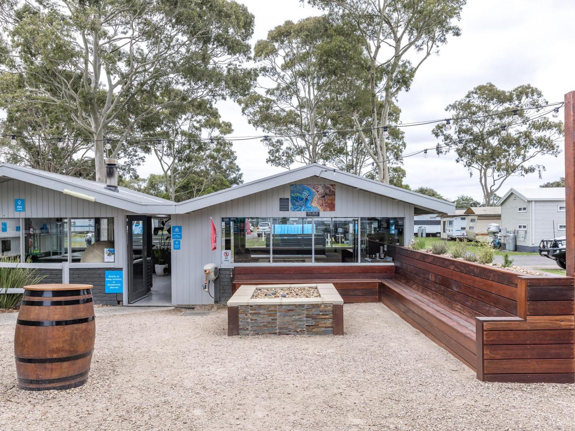 Nrma Phillip Island Beachfront Holiday Park Cowes Exterior photo