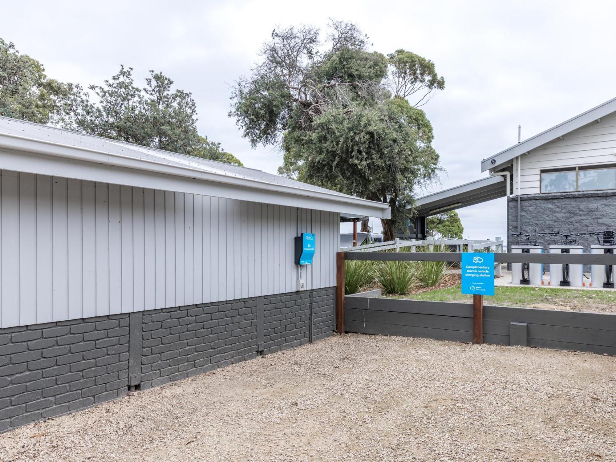 Nrma Phillip Island Beachfront Holiday Park Cowes Exterior photo