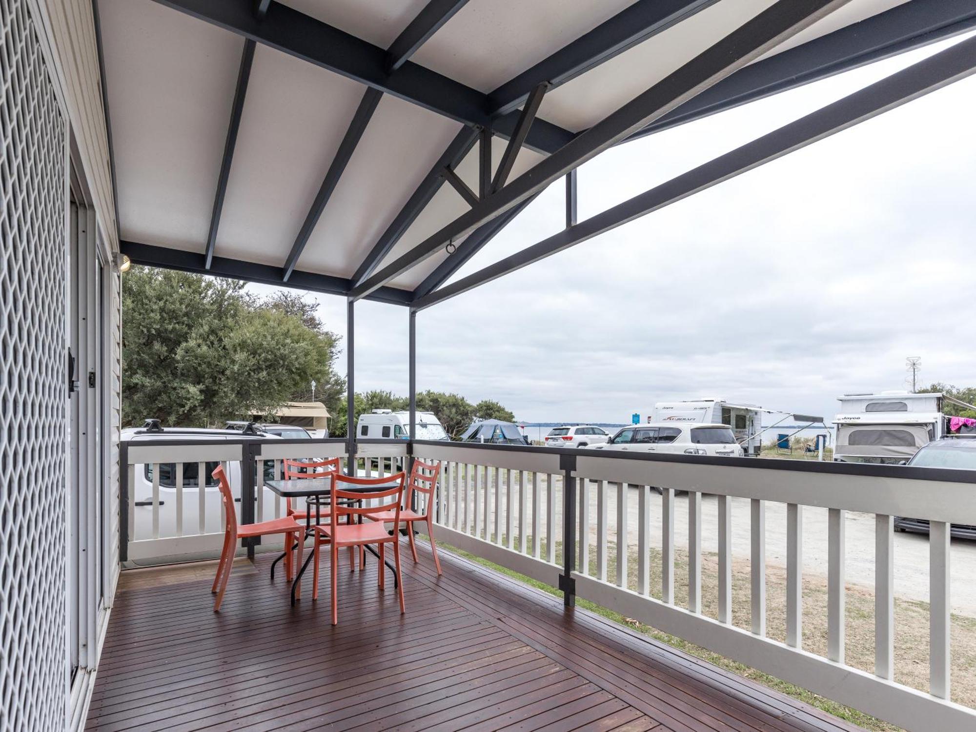 Nrma Phillip Island Beachfront Holiday Park Cowes Room photo