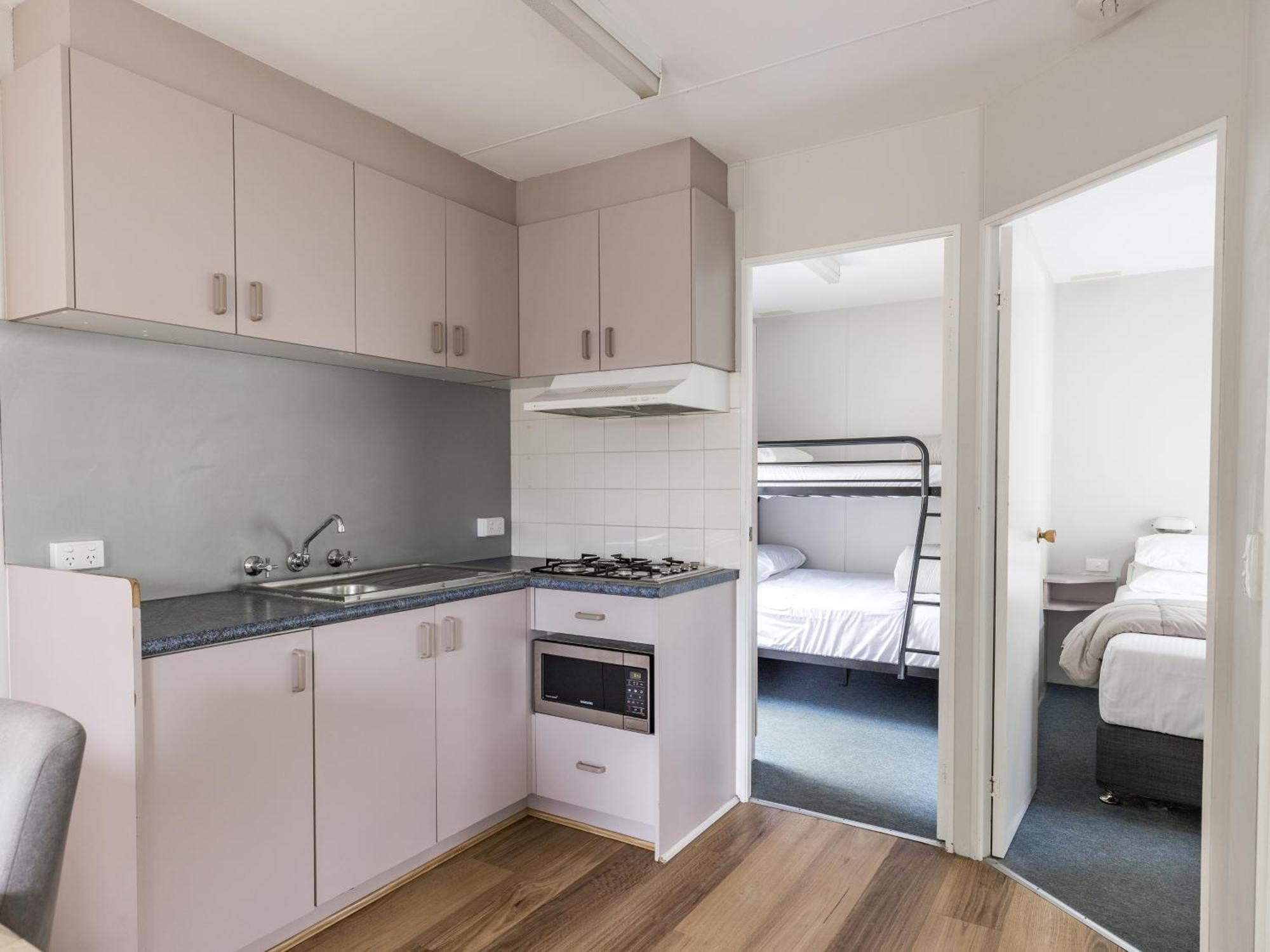 Nrma Phillip Island Beachfront Holiday Park Cowes Room photo