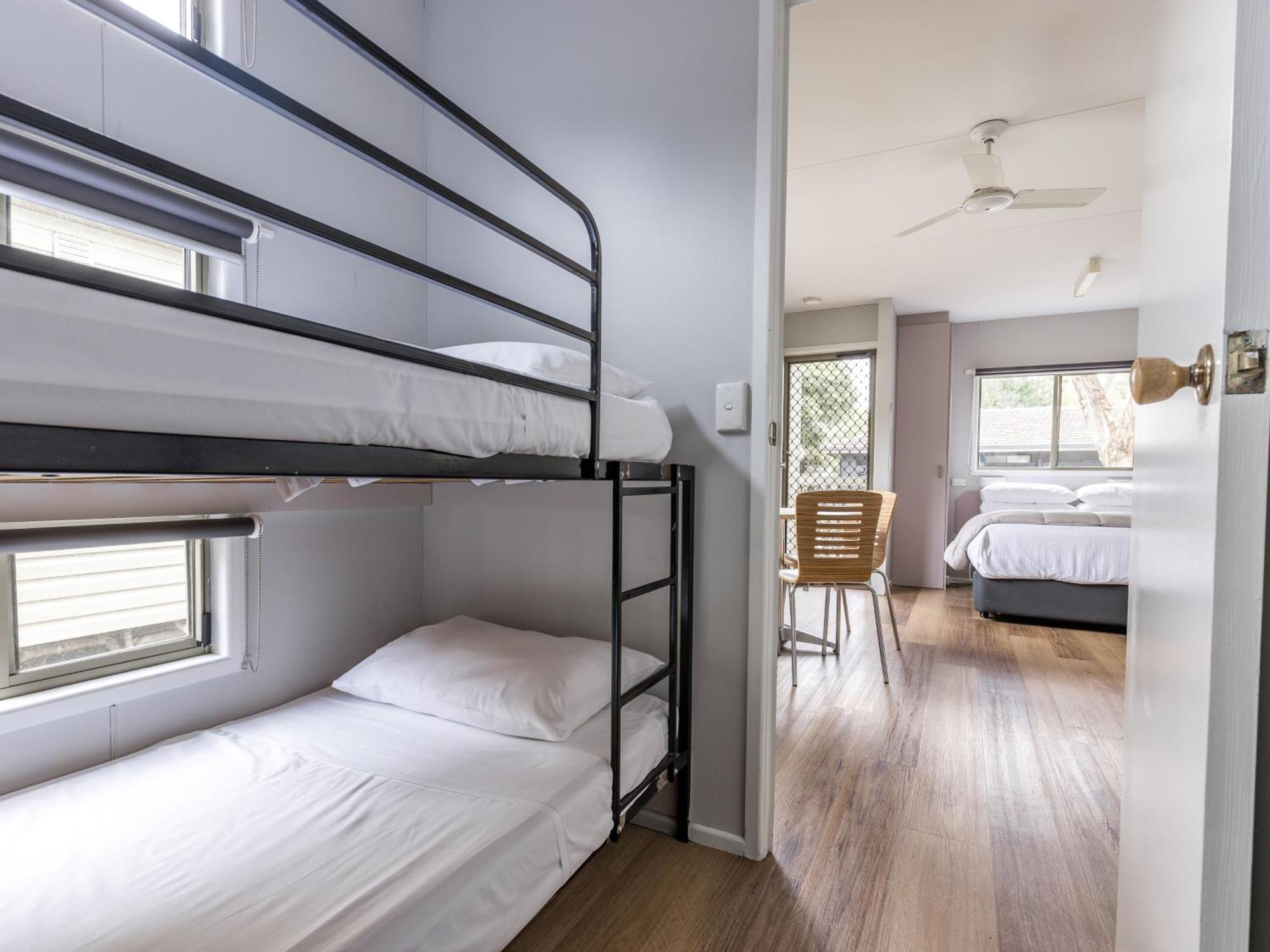 Nrma Phillip Island Beachfront Holiday Park Cowes Room photo