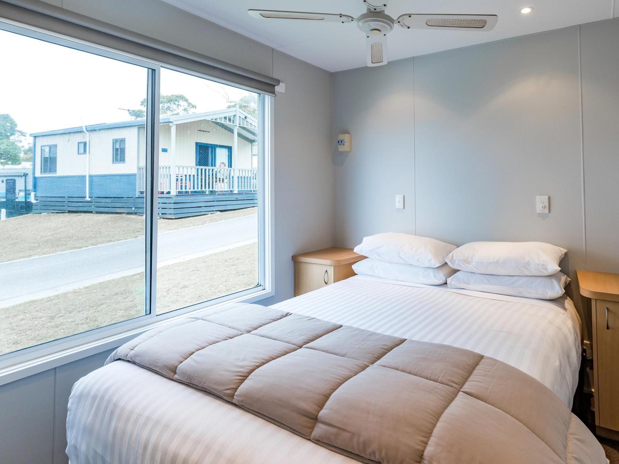 Nrma Phillip Island Beachfront Holiday Park Cowes Room photo