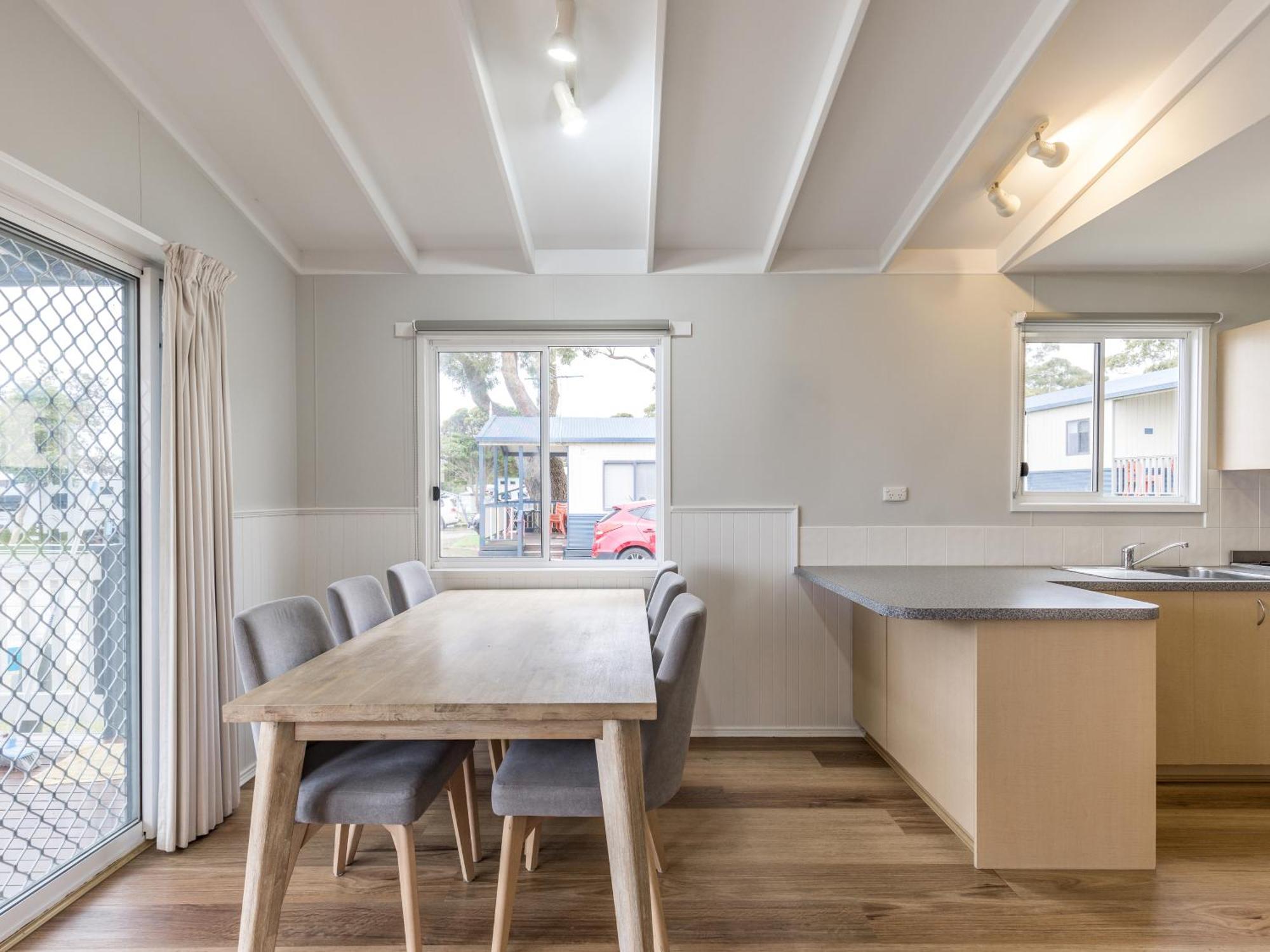 Nrma Phillip Island Beachfront Holiday Park Cowes Room photo