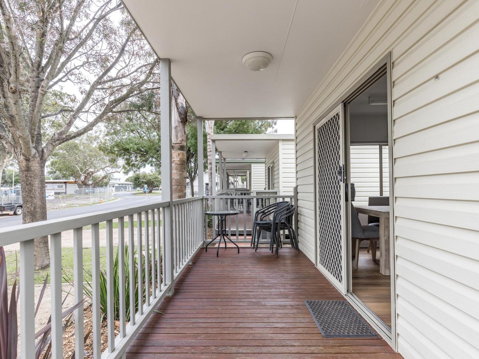 Nrma Phillip Island Beachfront Holiday Park Cowes Room photo